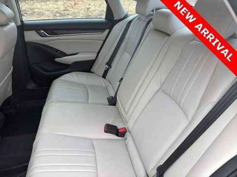 Used 2018 Honda Accord Touring image 24