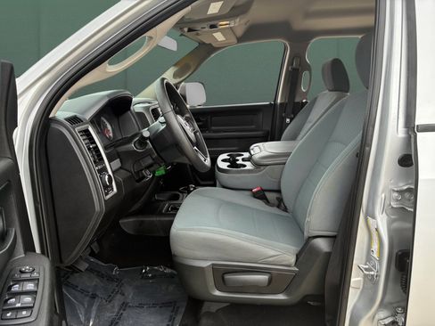 Used 2018 RAM 3500 Tradesman w/ Chrome Appearance Group image 11