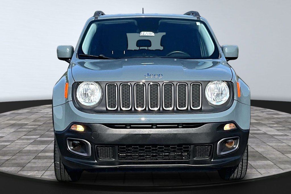 Used 2017 Jeep Renegade Latitude w/ Cold Weather Group AWD/4WD image 3