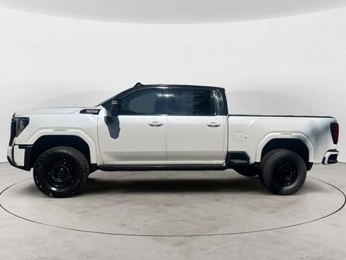 Used 2024 GMC Sierra 3500 Denali w/ Denali Reserve Package AWD/4WD image 8