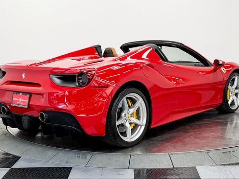 Used 2018 Ferrari 488 Spider RWD image 9