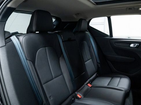 Used 2024 Volvo XC40 B5 Plus image 21