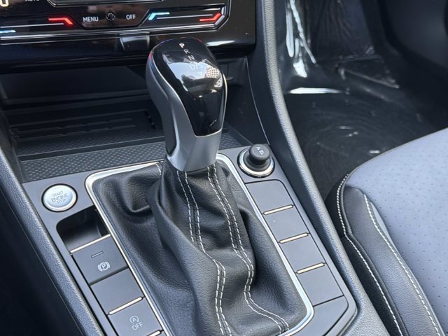 New 2026 Volkswagen Jetta SE FWD image 24