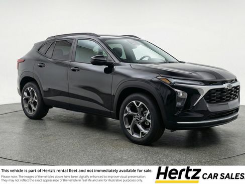 Used 2025 Chevrolet Trax LT image 1