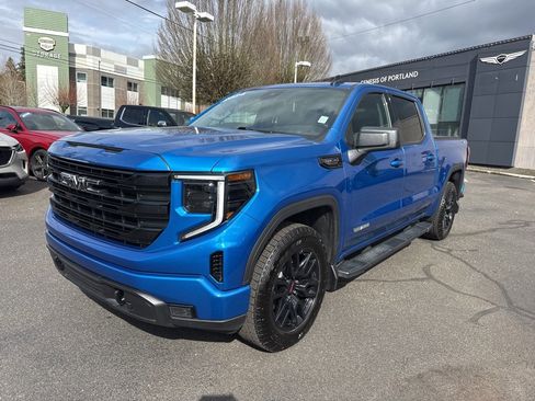 Used 2024 GMC Sierra 1500 Elevation w/ LPO, Elevation Black Package image 3