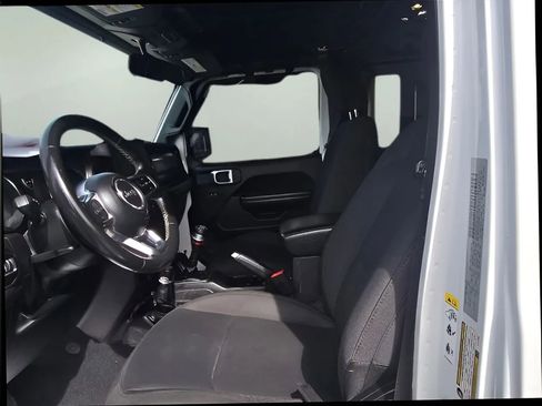 Used 2020 Jeep Gladiator Sport w/ Quick Order Package 23S image 10