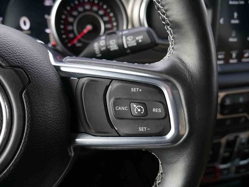 Used 2018 Jeep Wrangler Unlimited Rubicon w/ Dual Top Group image 38