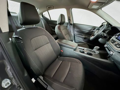 Used 2025 Nissan Altima 2.5 SV image 28