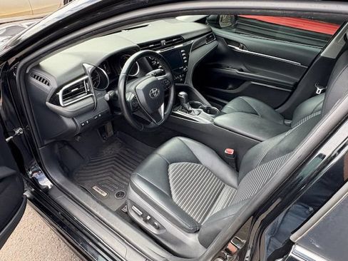 Used 2018 Toyota Camry SE w/ Audio Package FWD image 11