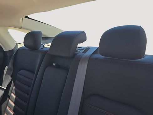 Used 2015 Ford Fusion SE FWD image 3