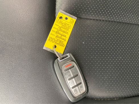Used 2024 Chrysler Pacifica Touring-L FWD image 41