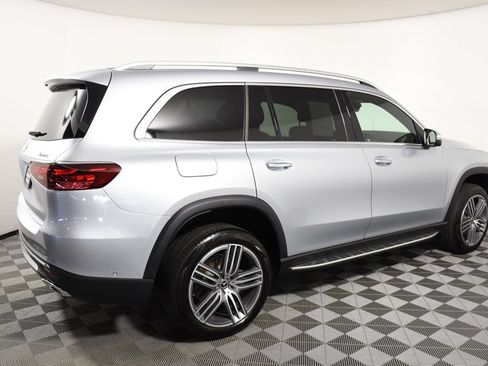 Used 2024 Mercedes-Benz GLS 450 4MATIC image 7