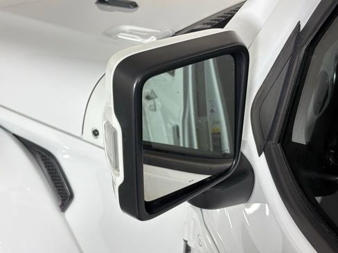 Used 2023 Jeep Wrangler Unlimited Sahara image 13