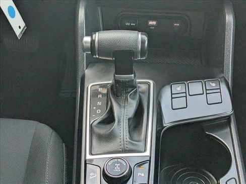 Used 2023 Kia Sportage LX image 12