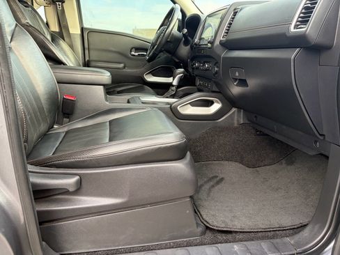 Used 2023 Nissan Frontier SV w/ SV Premium Package image 23