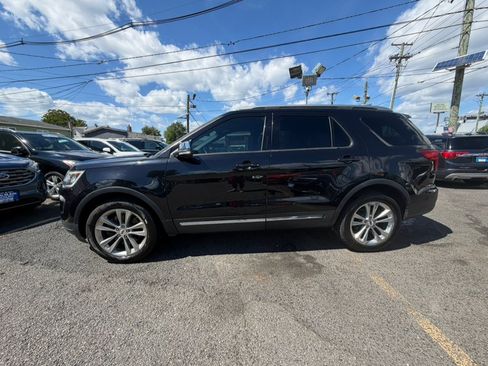 Used 2019 Ford Explorer XLT w/ Equipment Group 202A AWD/4WD image 2