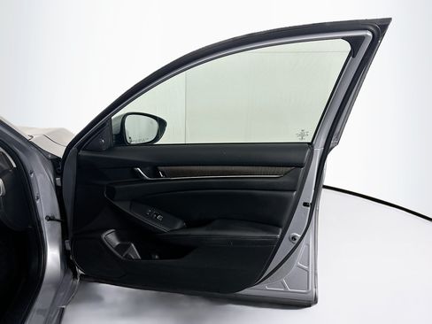 Used 2019 Honda Accord EX-L image 32