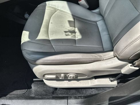 Used 2023 Buick Enclave Essence w/ Experience Buick Package FWD image 11