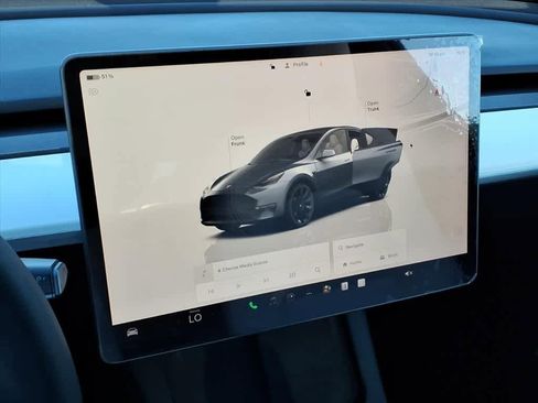Used 2023 Tesla Model Y Long Range image 21