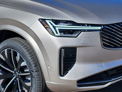 New 2026 Volvo XC90 T8 Plus w/ Protection Package Premier image 27