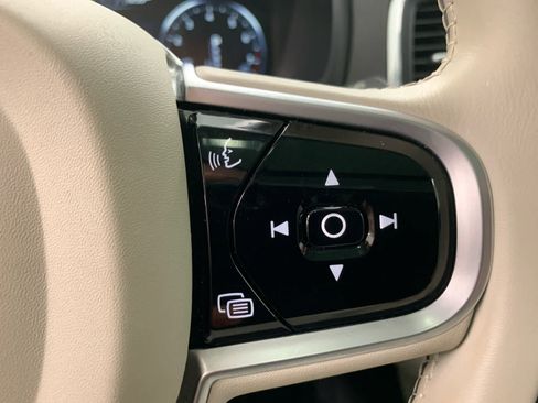 Used 2019 Volvo XC90 T6 Momentum w/ Advanced Package AWD/4WD image 32