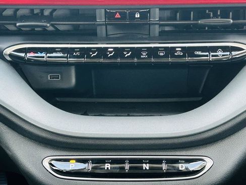 New 2024 FIAT 500 e (RED) image 18