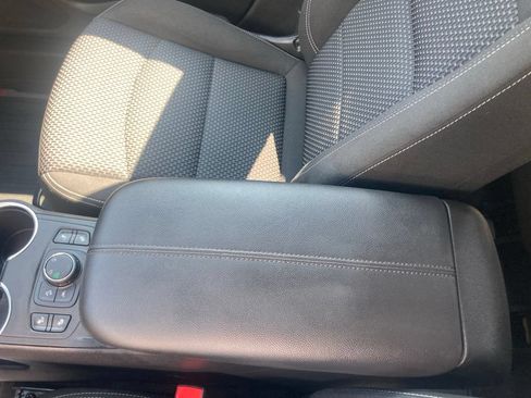 Used 2024 GMC Terrain SLE w/ Driver Convenience Package AWD/4WD image 39
