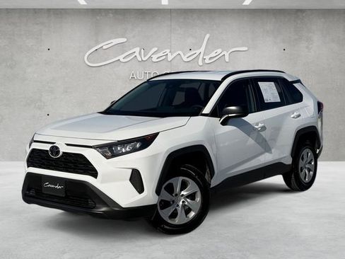 Used 2019 Toyota RAV4 LE image 1