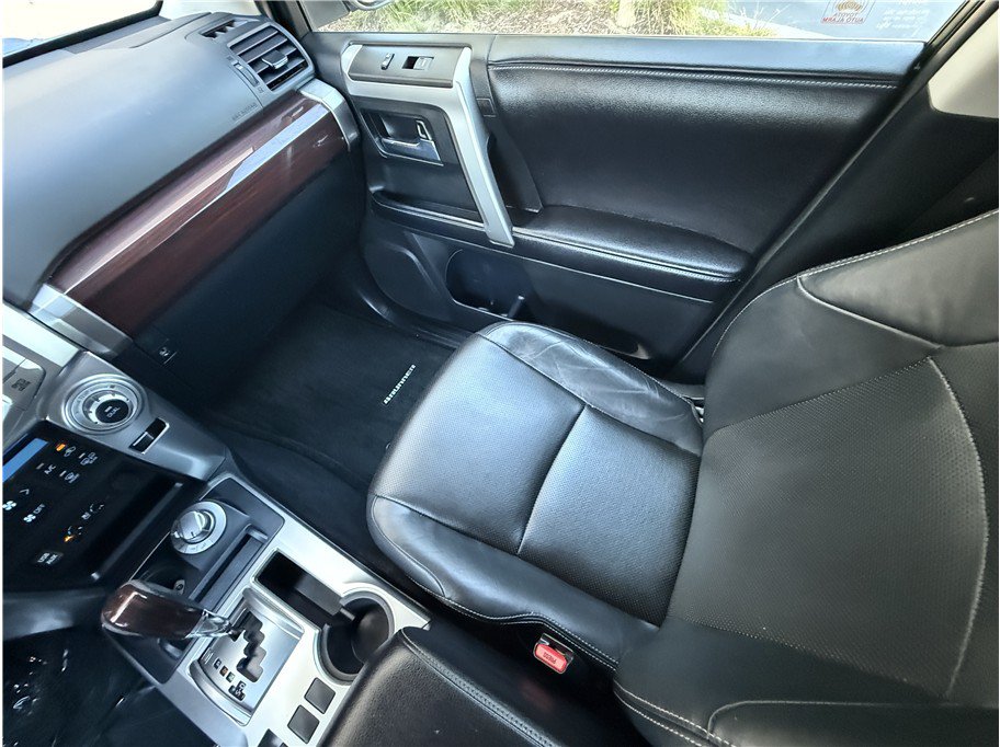 Used 2016 Toyota 4Runner Limited AWD/4WD image 9