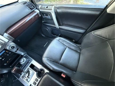 Used 2016 Toyota 4Runner Limited AWD/4WD image 9