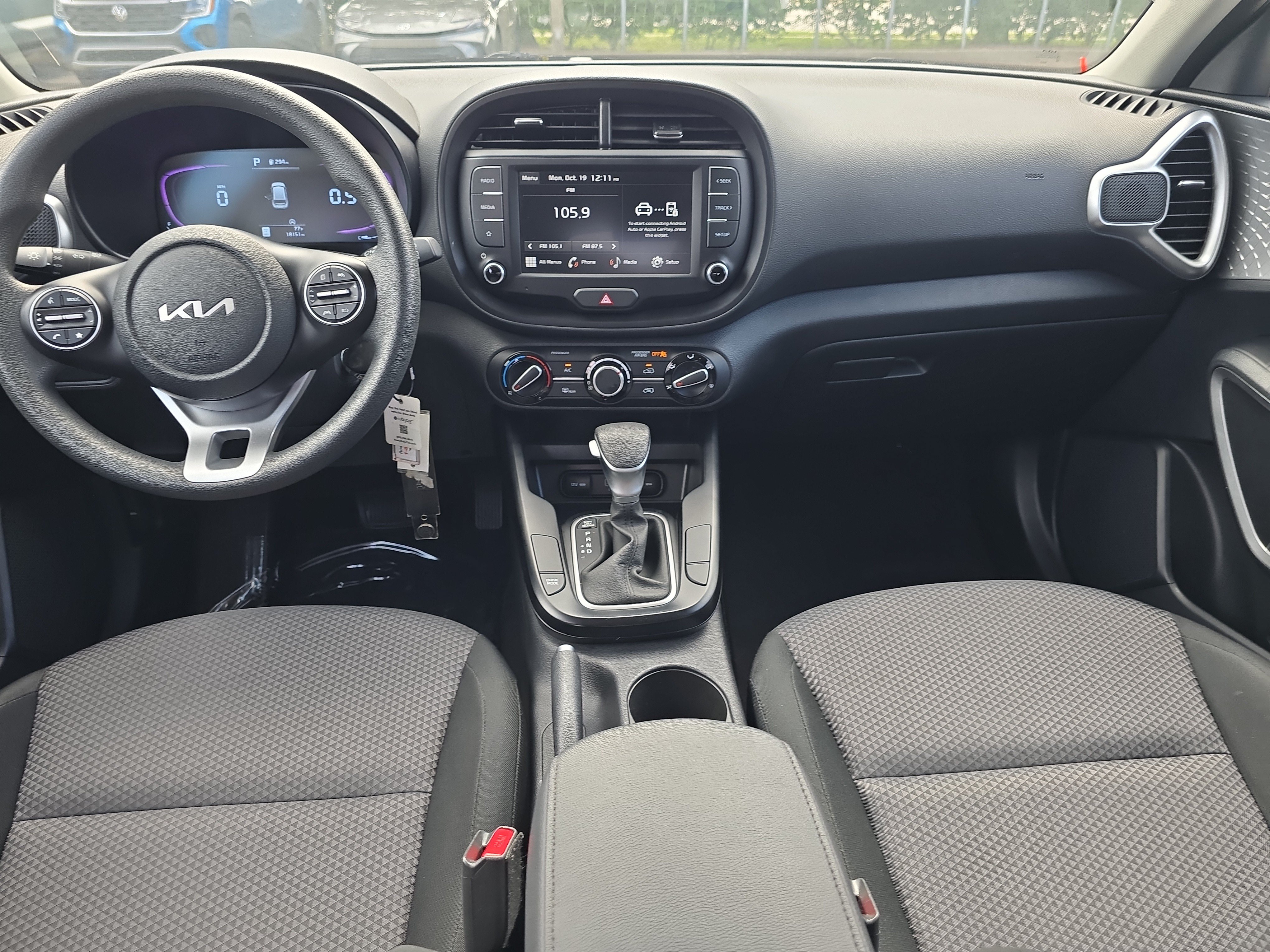Certified 2025 Kia Soul LX w/ LX Technology Package FWD image 12