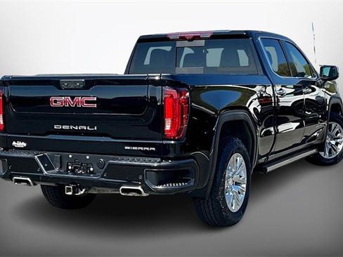 Used 2022 GMC Sierra 1500 Denali image 2