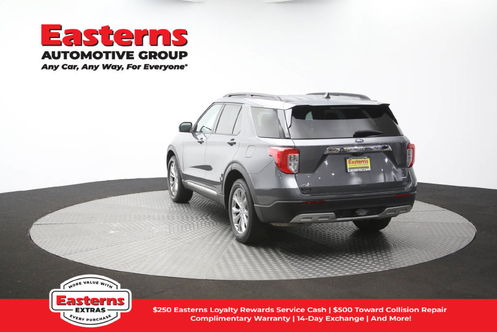 Used 2024 Ford Explorer XLT w/ Equipment Group 202A AWD/4WD image 69
