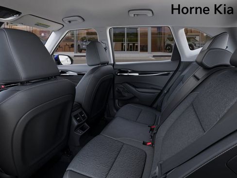 New 2025 Kia Seltos S image 18
