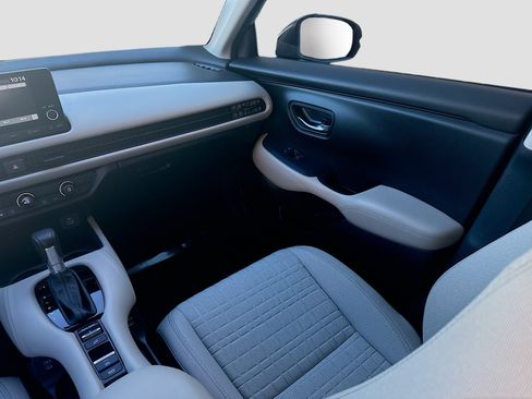 Used 2025 Honda HR-V LX image 19