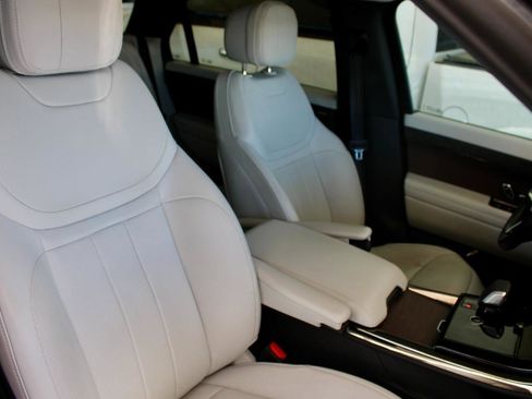 Used 2024 Land Rover Range Rover Sport SE image 20
