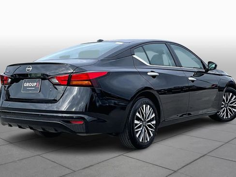 Used 2025 Nissan Altima 2.5 SV image 13