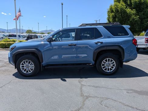 Used 2025 Toyota 4Runner SR5 AWD/4WD image 10