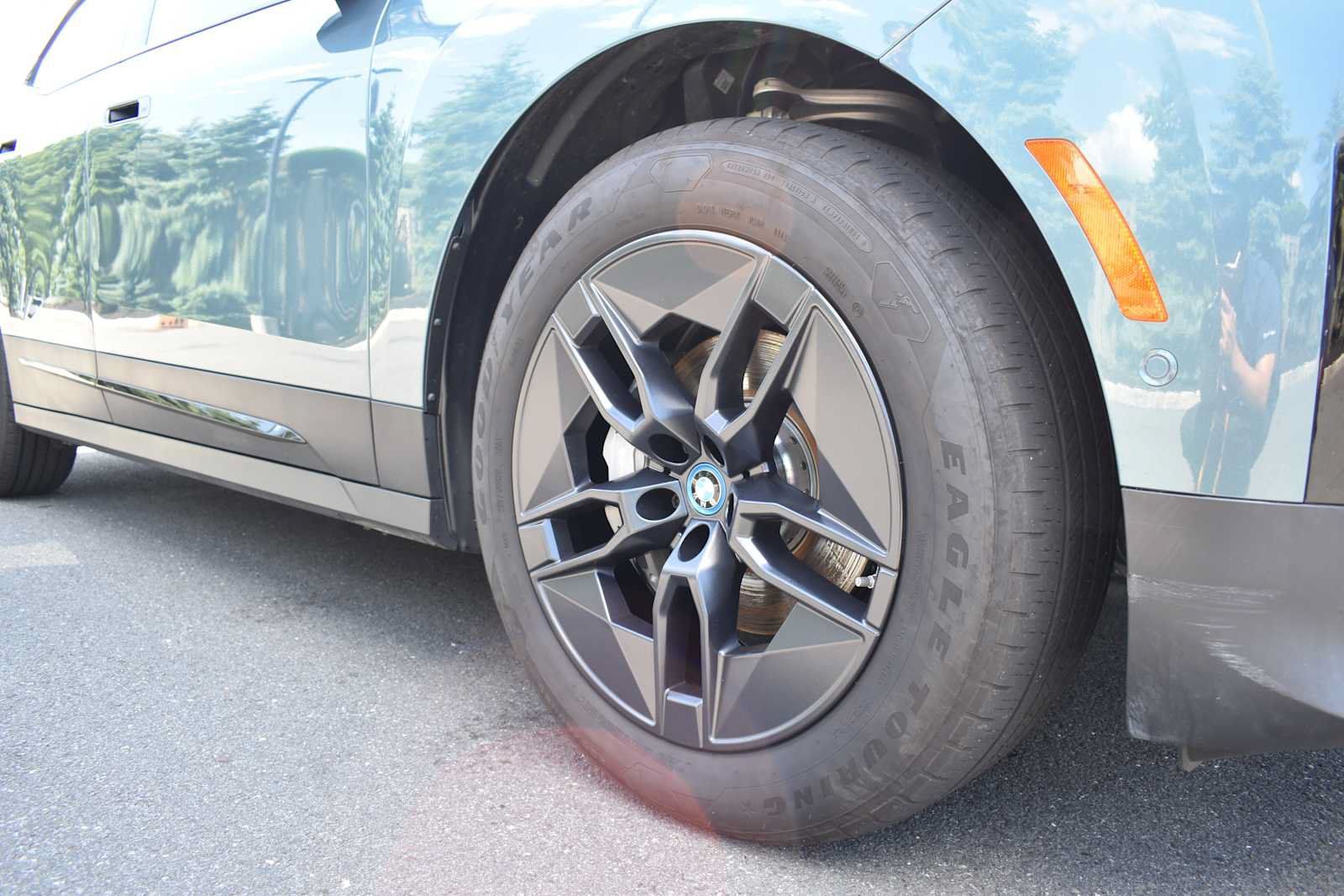 Used 2024 BMW iX xDrive50 AWD/4WD image 19