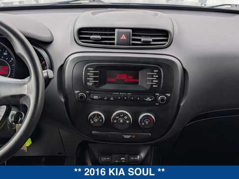 Used 2016 Kia Soul FWD image 18