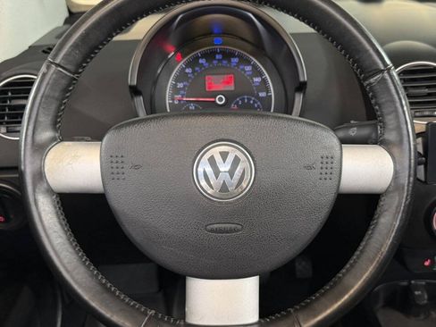 Used 2009 Volkswagen Beetle Convertible FWD image 15