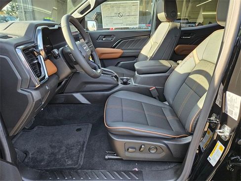 New 2026 GMC Canyon AT4 image 11