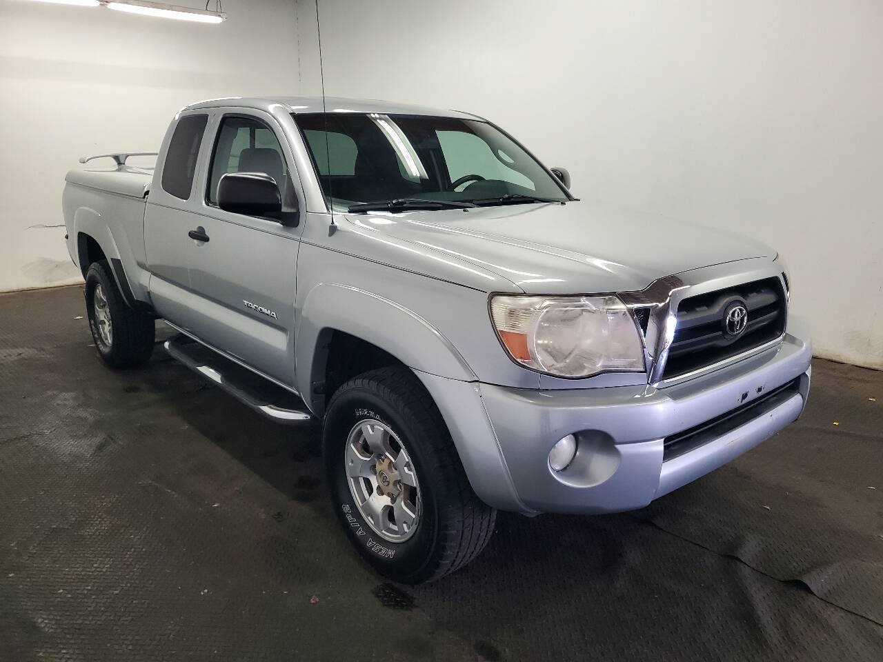 Used 2006 Toyota Tacoma PreRunner RWD image 3
