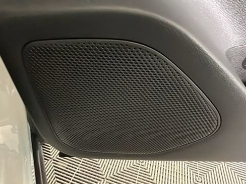 Used 2022 Nissan Rogue S FWD image 32