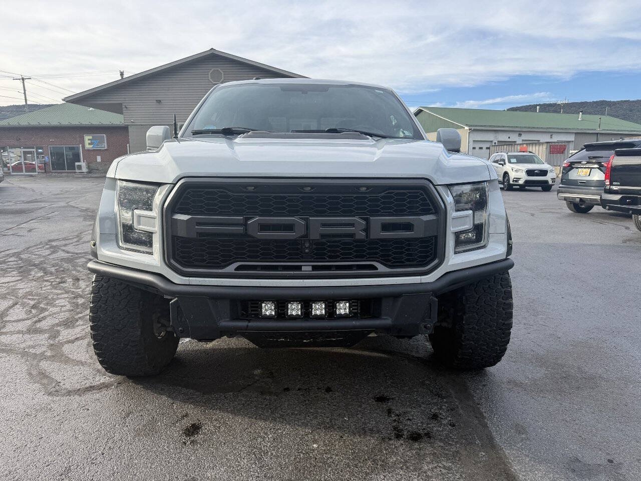 Used 2017 Ford F150 Raptor w/ Equipment Group 802A Luxury AWD/4WD image 2