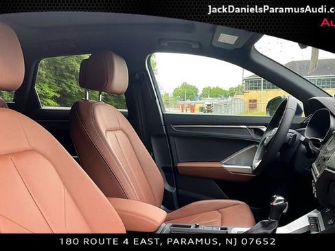 Used 2025 Audi Q3 2.0T Premium w/ Convenience Package AWD/4WD image 7