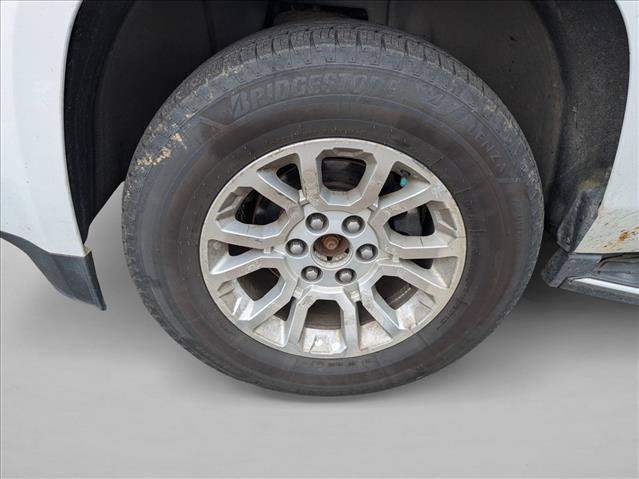 Used 2017 GMC Yukon XL SLT AWD/4WD image 9