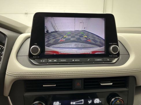 Used 2023 Nissan Rogue SV AWD/4WD image 5