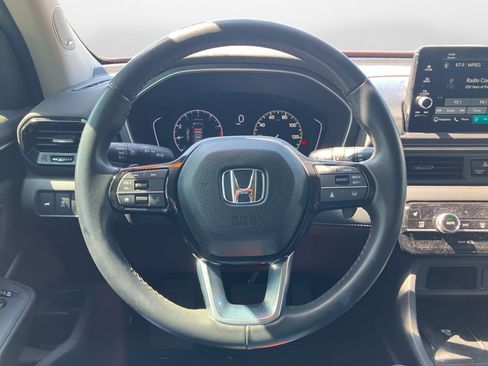 Used 2023 Honda Pilot Touring image 13