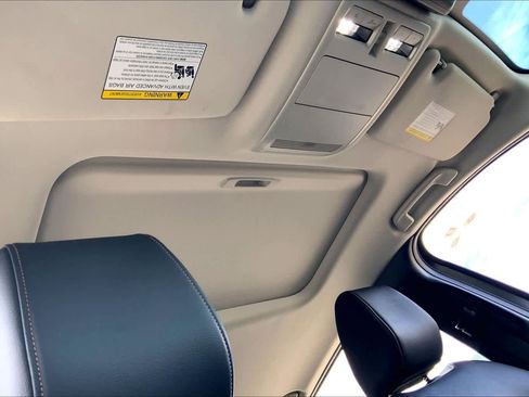 Used 2024 MAZDA CX-90 3.3 Turbo w/ Preferred Package image 13